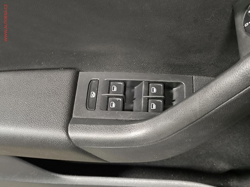 Škoda Octavia (2014) 1.6TDi 4x4, AC, tempo, park - fotka 17 z 17