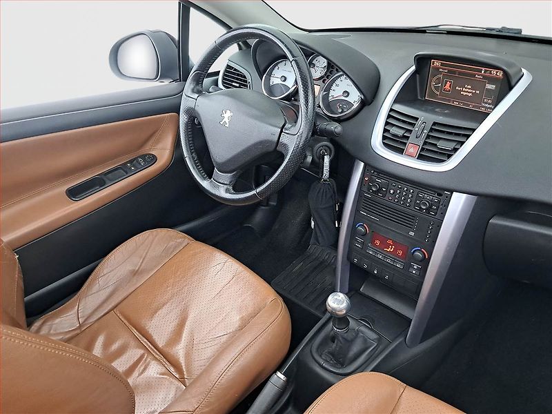 Peugeot 207 (2007) 1.6 THP, jezdí výborně - fotka 7 z 18