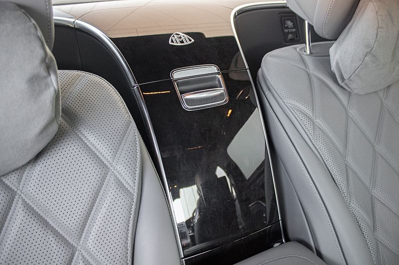 Mercedes-Benz Třídy S Maybach - fotka 64 z 82