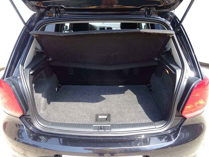 Volkswagen Polo (2011) 1.4i,63kW,s.kniha,klima,ALU - fotka 19 z 23