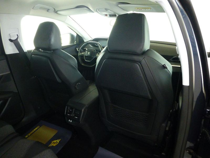 Peugeot 5008 (2020) 1,5HDI-96KW*NAVI**KAMERA*7MÍST - fotka 27 z 33