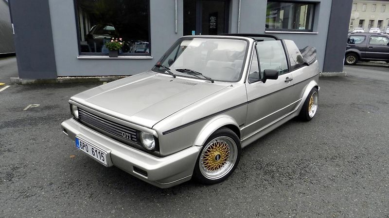 Volkswagen Golf MK1 cabrio 1.8i 70 kW KARMANN - fotka 21 z 24