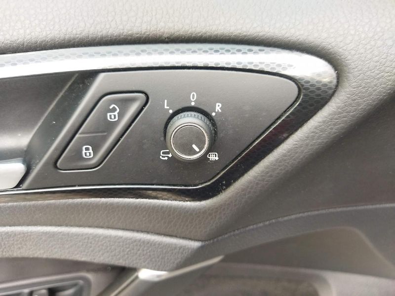 Volkswagen Golf (2016) VII. 1.2 TSI / 81 kW, GPS, - fotka 24 z 36