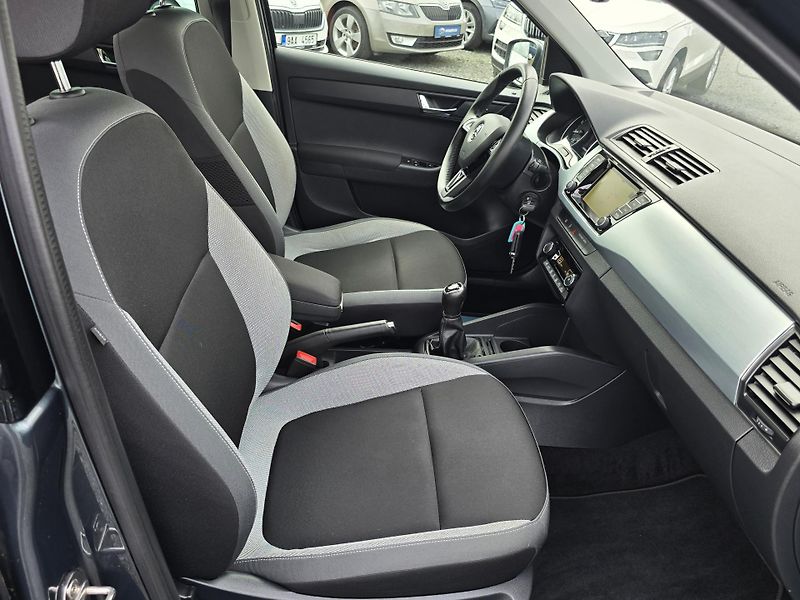 Škoda Fabia 1.2TSI NAVI 100% STAV 1Majitel - fotka 19 z 26