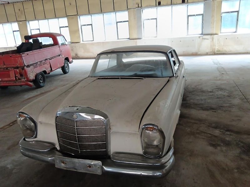 Mercedes-Benz 220 (1964) kupé - fotka 2 z 15
