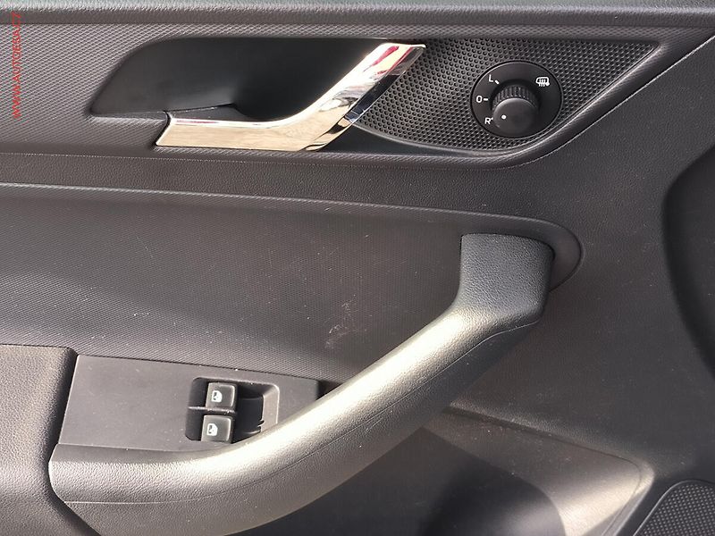 Škoda Rapid (2015) 1.4TDi, ČR, AC - fotka 15 z 17