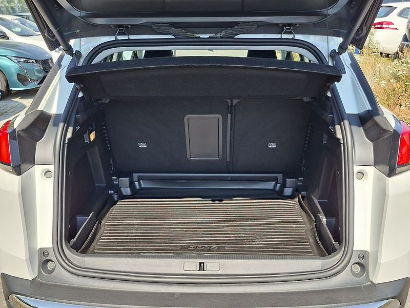 Peugeot 3008 ALLURE 1,5 BHDI 130k EAT8 - fotka 5 z 28