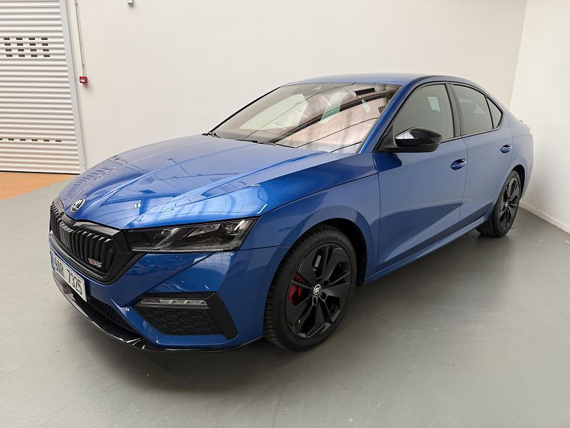 Škoda Octavia 2.0 TSI 180kW DSG RS - fotka 2 z 13
