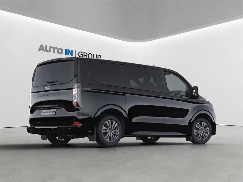 Ford Tourneo Custom (2026) 2,0 EcoBlue L2 TITANIUM - fotka 3 z 8