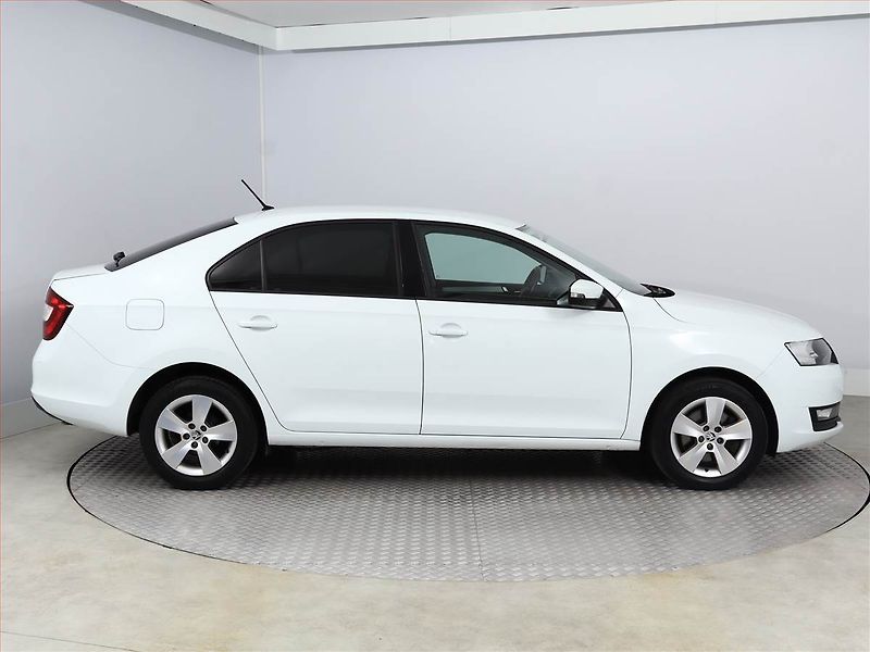 Škoda Rapid (2019) Ambition 1.0 TSI, Serv.kniha - fotka 6 z 14