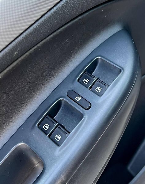 Škoda Octavia (2013) FL COMBI 2.0 TDI DSG 103 KW  - fotka 18 z 36