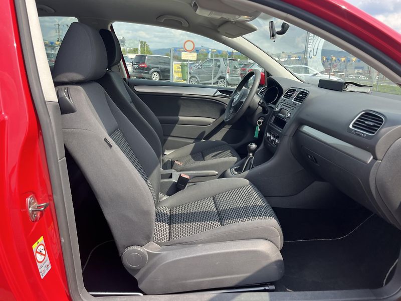 Volkswagen Golf (2009) 1.4i-59 kW - fotka 10 z 10