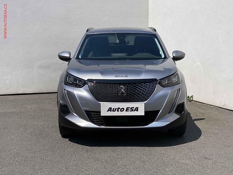 Peugeot 2008 (2021) 1.2PT, Allure, TZ, navi - fotka 2 z 18