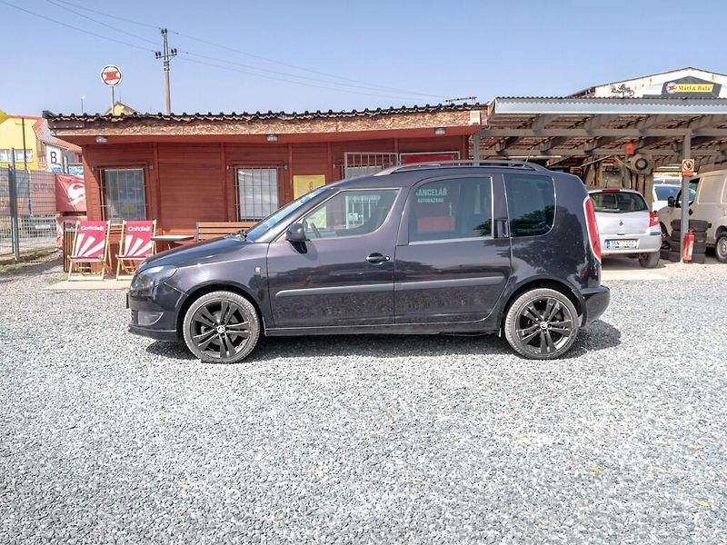 Škoda Roomster (2014) 1.6TDI NOIRE – BLACK - fotka 8 z 43
