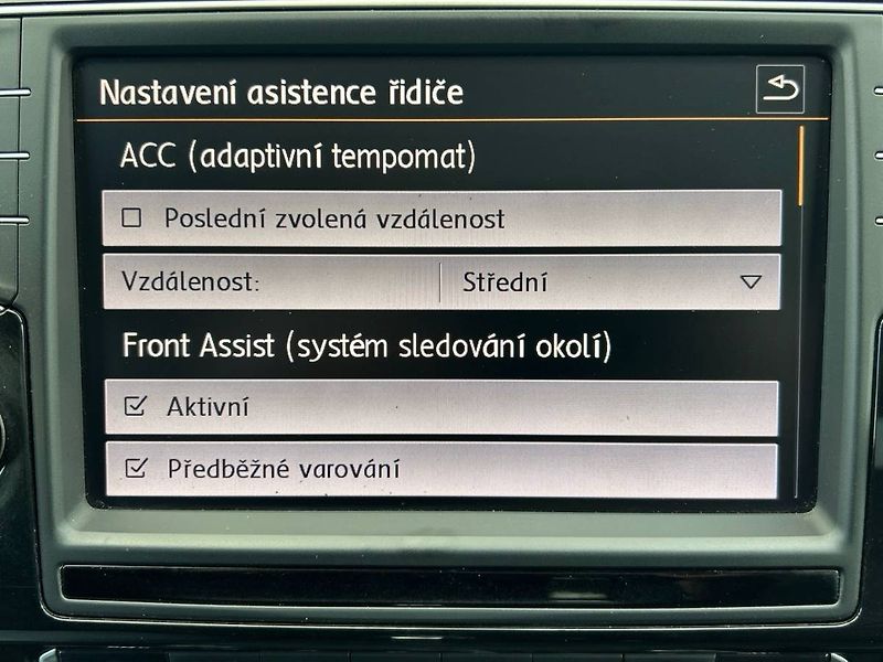 Volkswagen Passat (2015) Variant 2.0 TDI 6DSG 4MOTION A - fotka 21 z 34