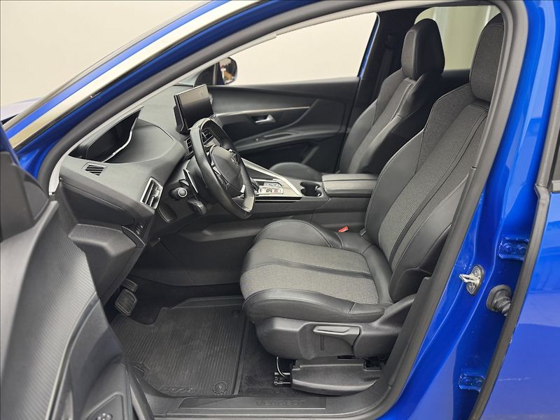 Peugeot 3008 1,2 ALLURE AUTOMAT LED 1MAJ ČR - fotka 33 z 42