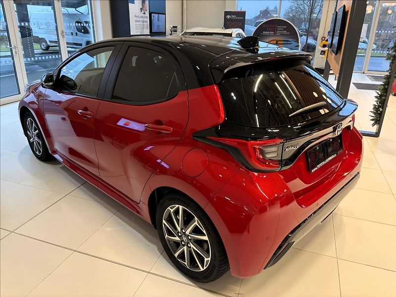 Toyota Yaris 1,5   Executive HEV 130 CVT - fotka 5 z 9