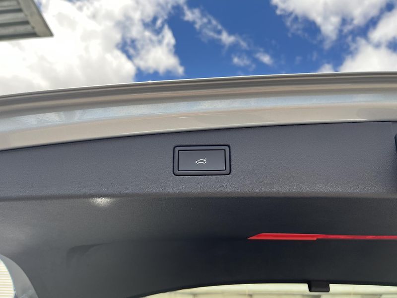 Volkswagen Tiguan People 1,5 TSI 150 kW eHybrid - fotka 24 z 24