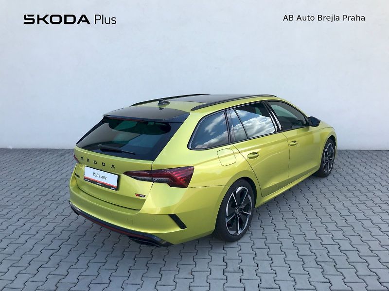 Škoda Octavia (2025) COMBI RS 2,0 TSI 195 KW 7-STUP - fotka 2 z 29