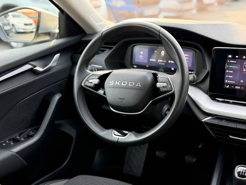 Škoda Octavia Selection 1,5 TSI 85 kW 6° MP - fotka 16 z 25