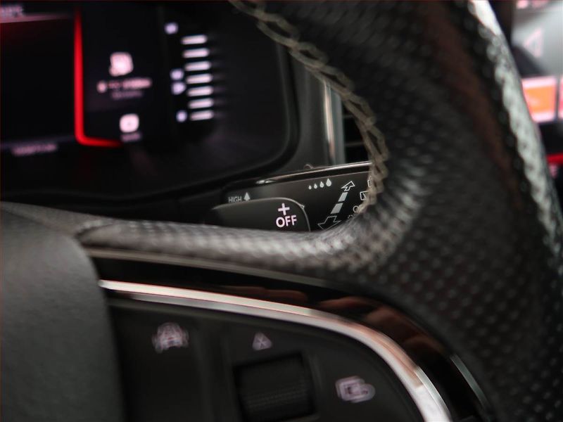 Škoda Karoq (2020) Sportline 1.5 TSI, ČR - fotka 18 z 26