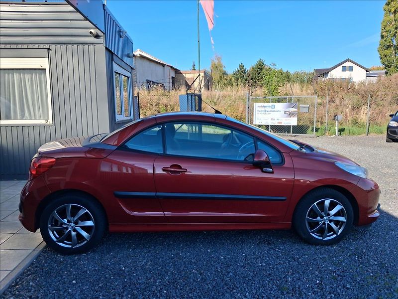 Peugeot 207 1,6 207 CC - fotka 8 z 12