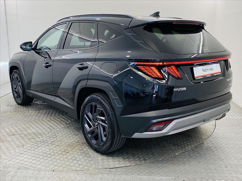 Hyundai Tucson 1,6 Hybrid - fotka 24 z 25