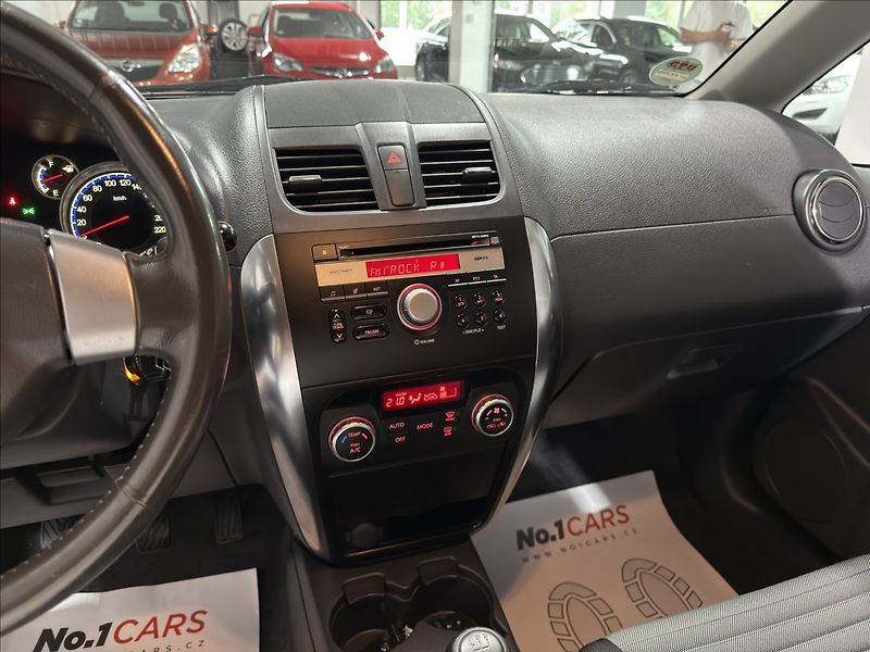 Suzuki SX4 1,6   VVT SPORT-LINE KEYLESS - fotka 12 z 35
