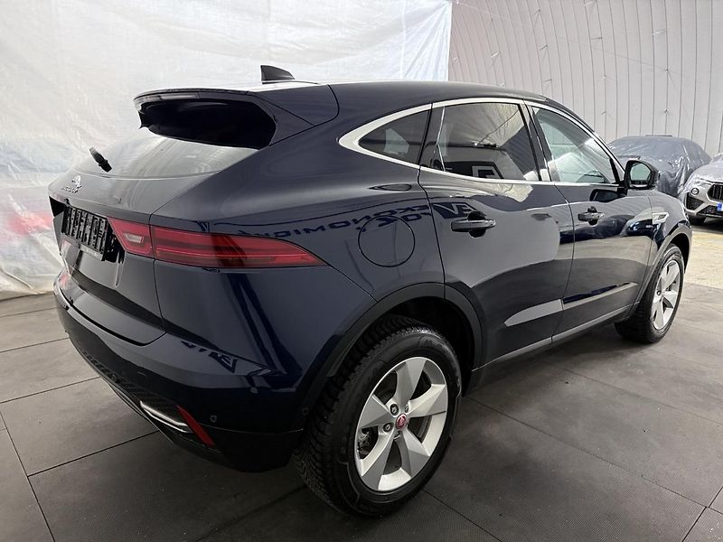 Jaguar E-Pace (2021) 2.0D,4WD,FACELIFT,ZÁRUKA - fotka 11 z 56