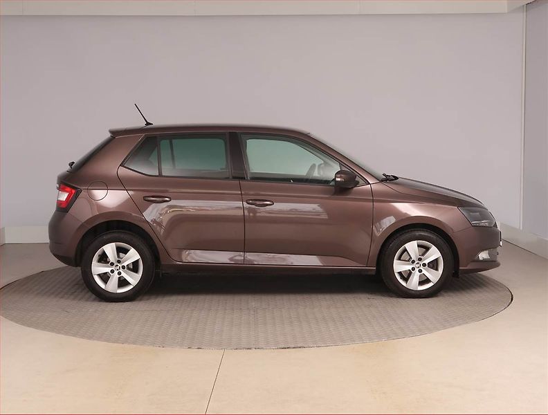 Škoda Fabia (2015) Style 1.2 TSI, Tempomat - fotka 6 z 13