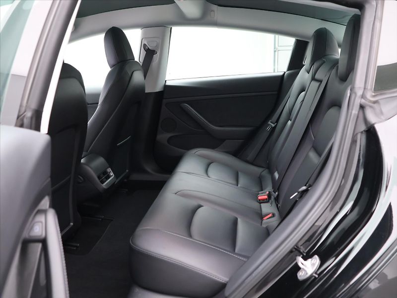 Tesla Model 3 Long Range 75kWh AWD sOH 96,4% - fotka 15 z 32