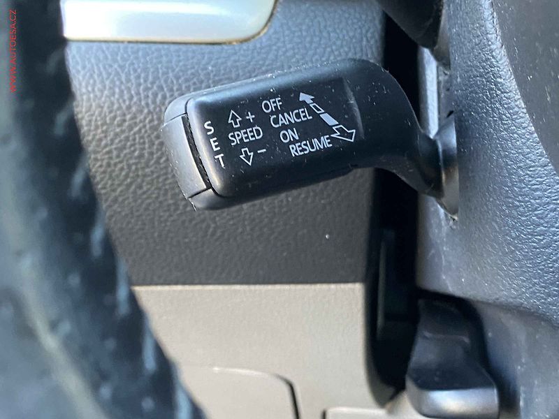 Seat Alhambra (2015) 2.0 TDi, Style, xenon - fotka 14 z 21