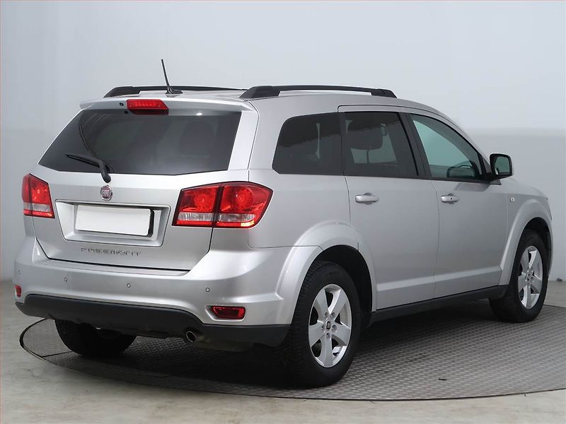 Fiat Freemont (2011) 2.0 MultiJet, 7 míst, Tempomat - fotka 5 z 18