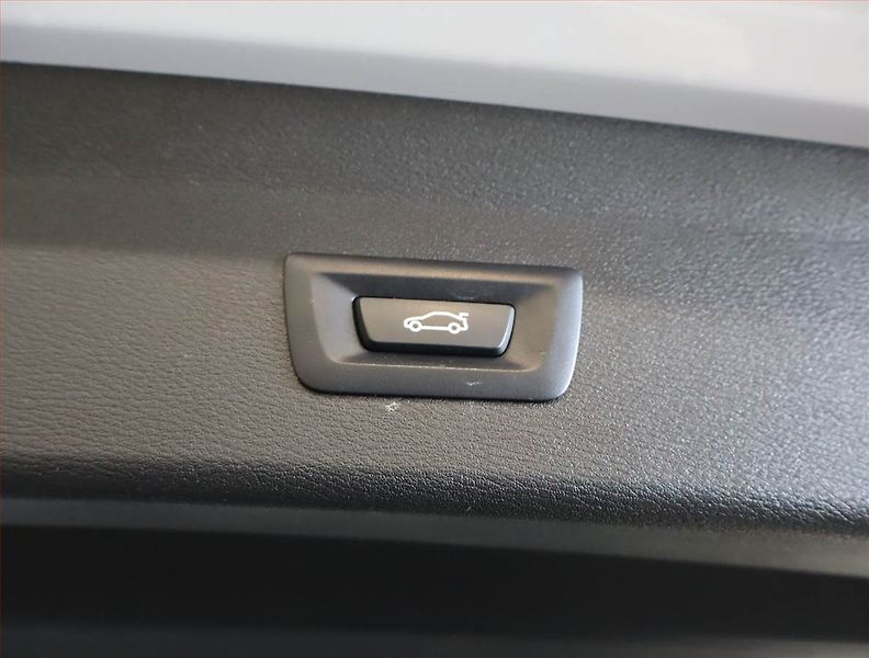 BMW X1 (2018) sDrive18i, Automat, Navi - fotka 21 z 21