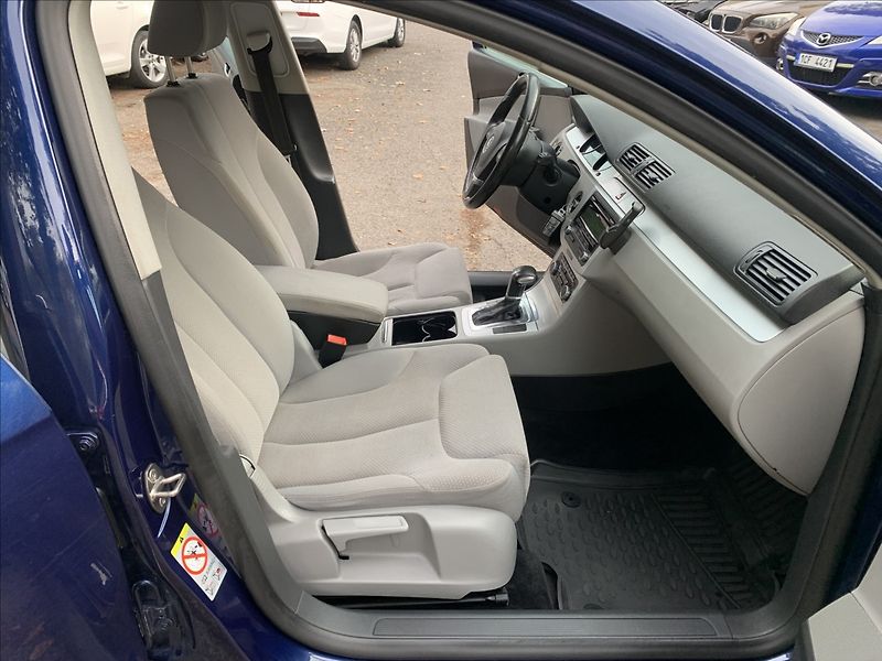 Volkswagen Passat 2,0 TDI DSG - fotka 14 z 18
