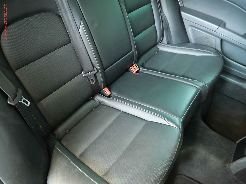 Škoda Superb (2014) 2.0 TDi 4x4, ČR, Elegance - fotka 14 z 24