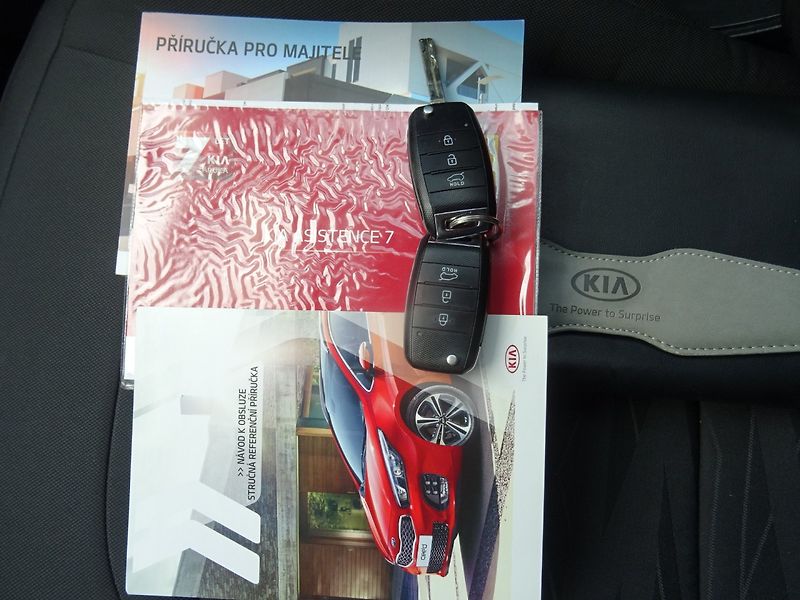 Kia Ceed (2017) 1.6GDi,99kW,1majČR,s.kni,klima - fotka 10 z 23