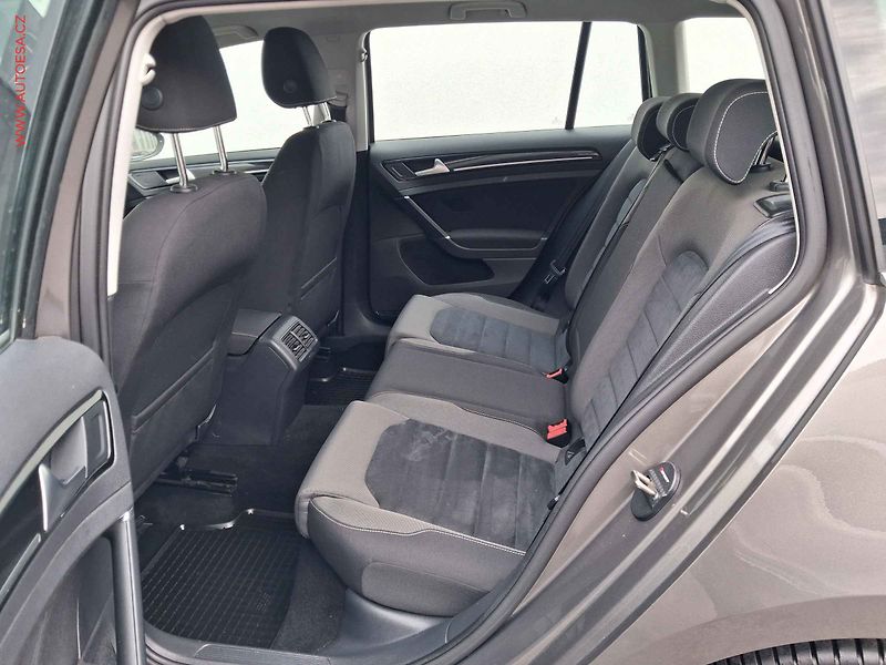 Volkswagen Golf (2014) 2.0TDi, Highline, navi - fotka 10 z 18