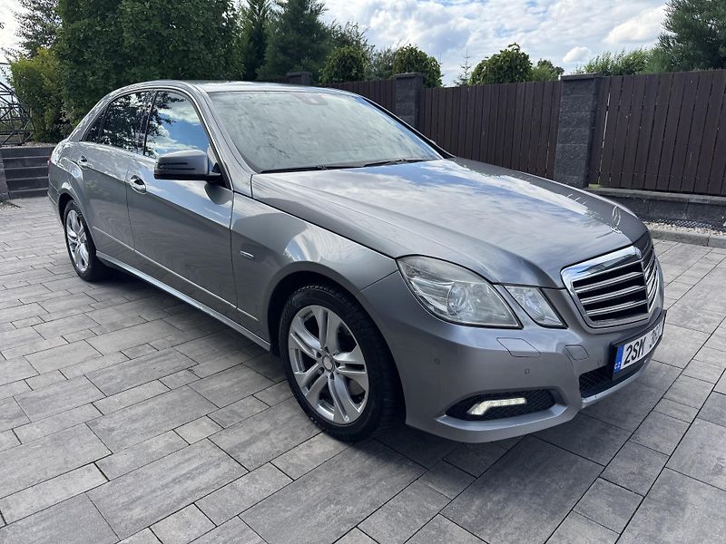 Mercedes-Benz Třídy E (2009) E 250 CDI, Avangarde, Kamera - fotka 3 z 25