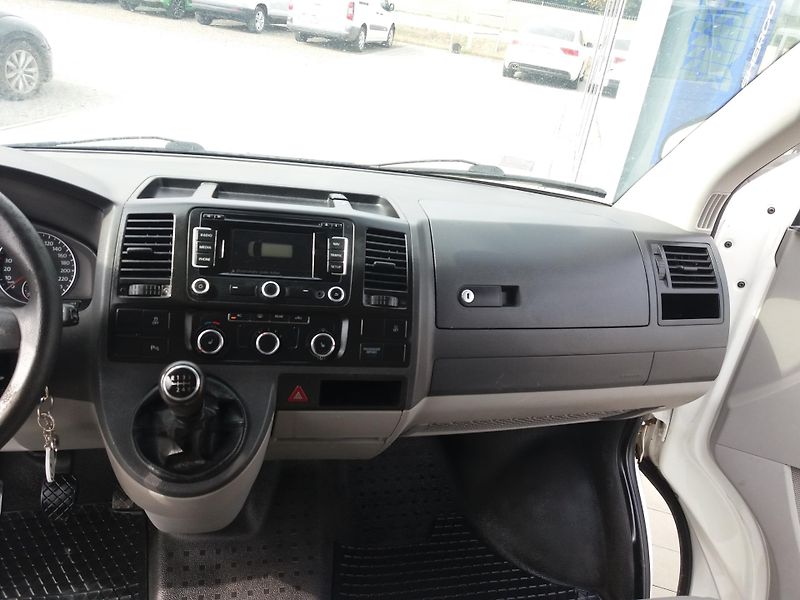 Volkswagen Caravelle 2.0TDi,9.MÍST,TAŽNY,4MOTION - fotka 10 z 24