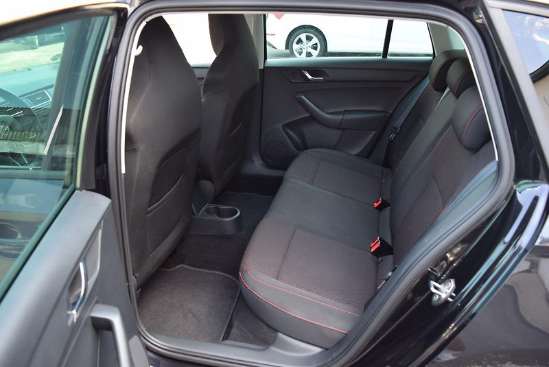 Škoda Rapid (2014) 1.2TSI 77kw ELEGANCE XEN ALU  - fotka 13 z 48