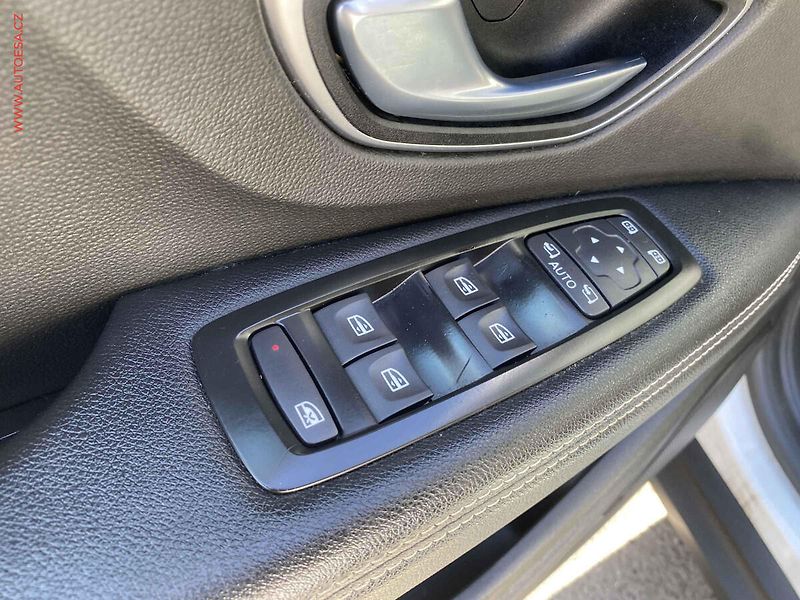 Renault Grand Scénic (2019) 1.3 TCe, ČR, AC, tempo, park - fotka 13 z 16
