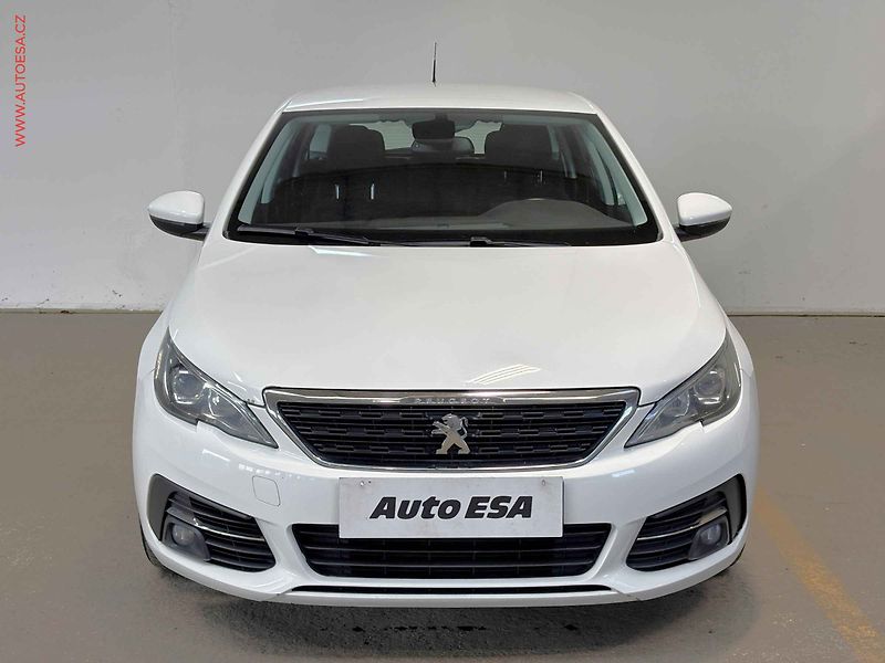 Peugeot 308 (2021) 1.5 HDi, 2.maj,ČR, AC. temp - fotka 2 z 15