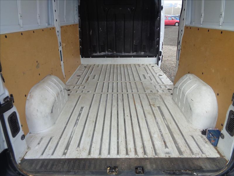 Nissan Interstar 2,3 - fotka 21 z 22