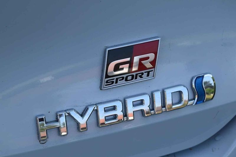 Modernizovaná Toyota Corolla TS se dobře cítí i na venkovských silnicích