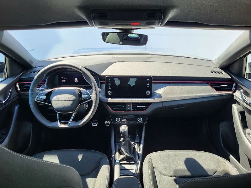 Škoda Scala Dynamic 1,0TSI 85kW - fotka 7 z 30