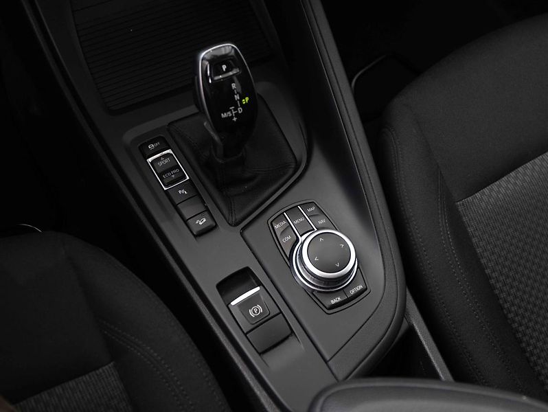 BMW Řada 2 X1 25i xDrive - fotka 15 z 22