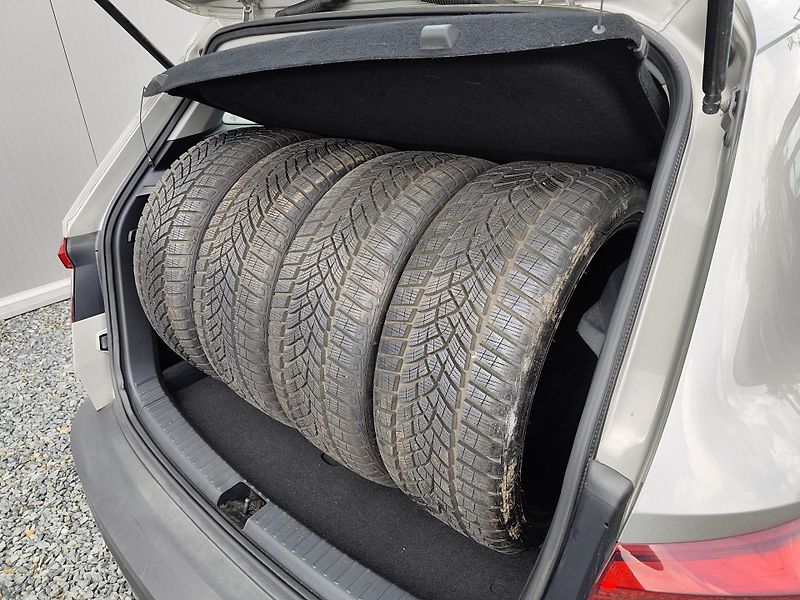 Škoda Karoq 4X4 , 2.0 TDI 110 KW - fotka 13 z 21