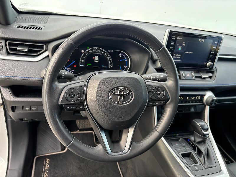 Toyota RAV4 2.5 HSD e-CVT FWD Selection - fotka 15 z 28
