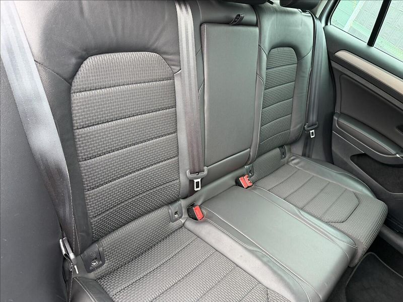 Volkswagen Golf Variant VII 1.6 TDI Comfortline - fotka 19 z 22